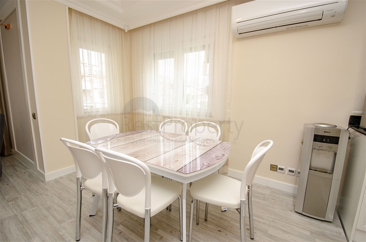 بنتهاوس 3 + 1 مفروشة 3 دقائق سيرا على الأقدام إلى البحر في أنطاليا