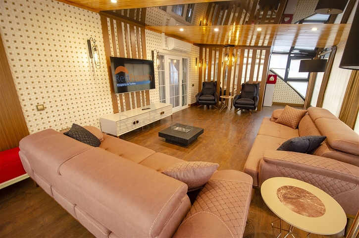 بنتهاوس 3 + 1 مفروشة 3 دقائق سيرا على الأقدام إلى البحر في أنطاليا