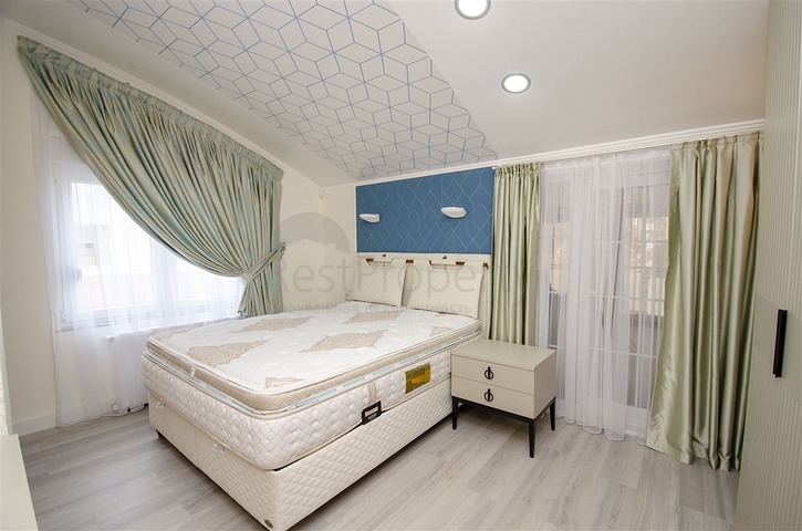 بنتهاوس 3 + 1 مفروشة 3 دقائق سيرا على الأقدام إلى البحر في أنطاليا