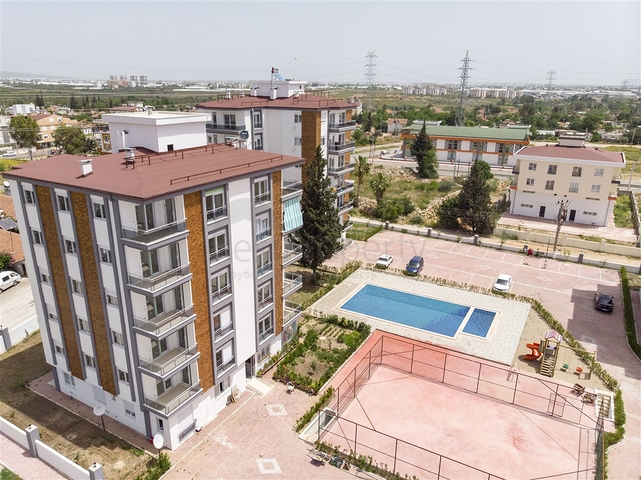 شقق 2 + 1 ، 3 + 1 في مجمع جاهز في كيبيز أنطاليا