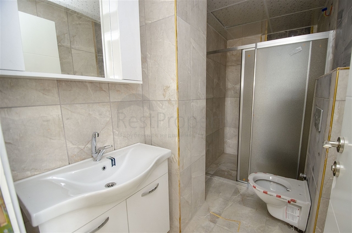 شقق 2 + 1 ، 3 + 1 في مجمع جاهز في كيبيز أنطاليا