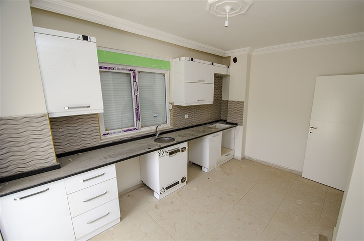 شقق 2 + 1 ، 3 + 1 في مجمع جاهز في كيبيز أنطاليا