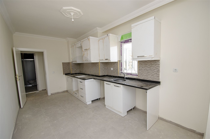 شقق 2 + 1 ، 3 + 1 في مجمع جاهز في كيبيز أنطاليا