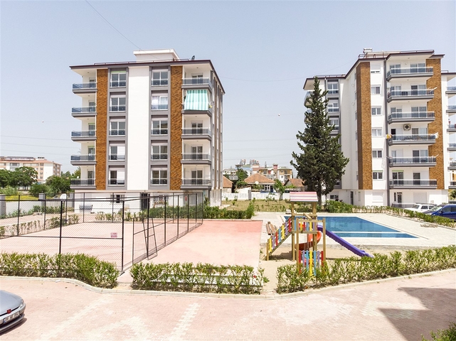 شقق 2 + 1 ، 3 + 1 في مجمع جاهز في كيبيز أنطاليا