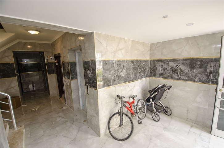 شقق 2 + 1 ، 3 + 1 في مجمع جاهز في كيبيز أنطاليا