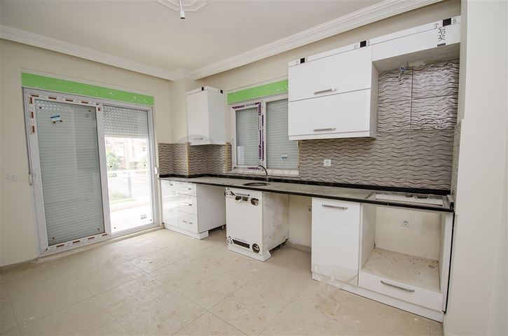 شقق 2 + 1 ، 3 + 1 في مجمع جاهز في كيبيز أنطاليا