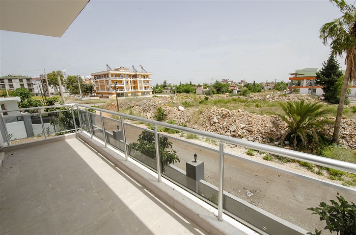 شقق 2 + 1 ، 3 + 1 في مجمع جاهز في كيبيز أنطاليا