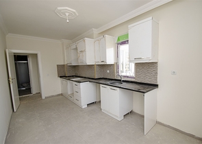 شقق 2 + 1 ، 3 + 1 في مجمع جاهز في كيبيز أنطاليا