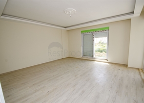 شقق 2 + 1 ، 3 + 1 في مجمع جاهز في كيبيز أنطاليا