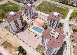 شقق 2 + 1 ، 3 + 1 في مجمع جاهز في كيبيز أنطاليا