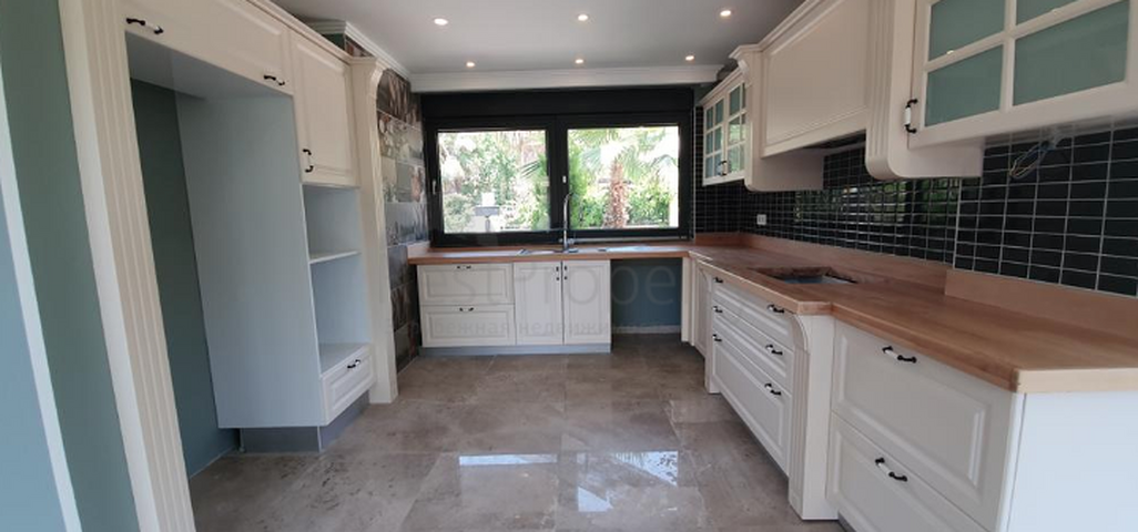 فيلا منفصلة 3 + 1 مع حمام سباحة في كيريش كيمير