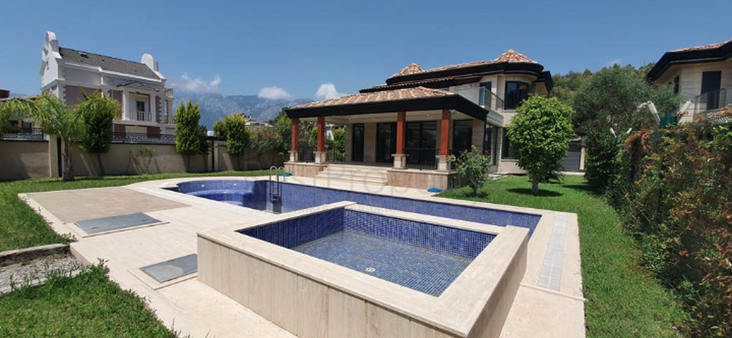 فيلا منفصلة 3 + 1 مع حمام سباحة في كيريش كيمير