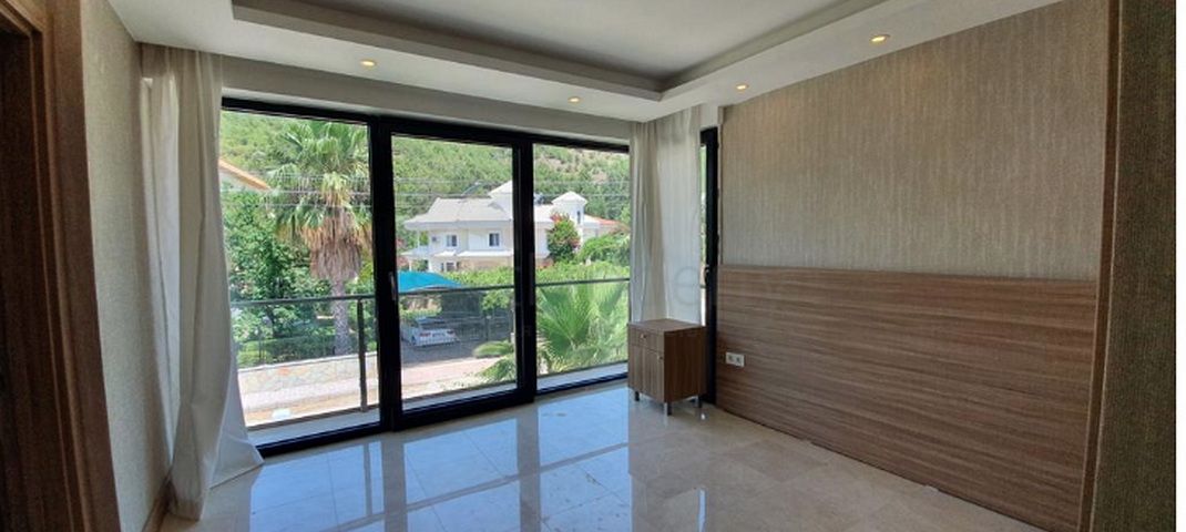 فيلا منفصلة 3 + 1 مع حمام سباحة في كيريش كيمير