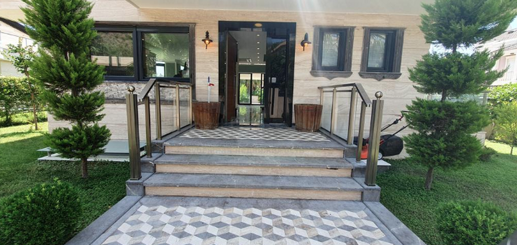 فيلا منفصلة 3 + 1 مع حمام سباحة في كيريش كيمير