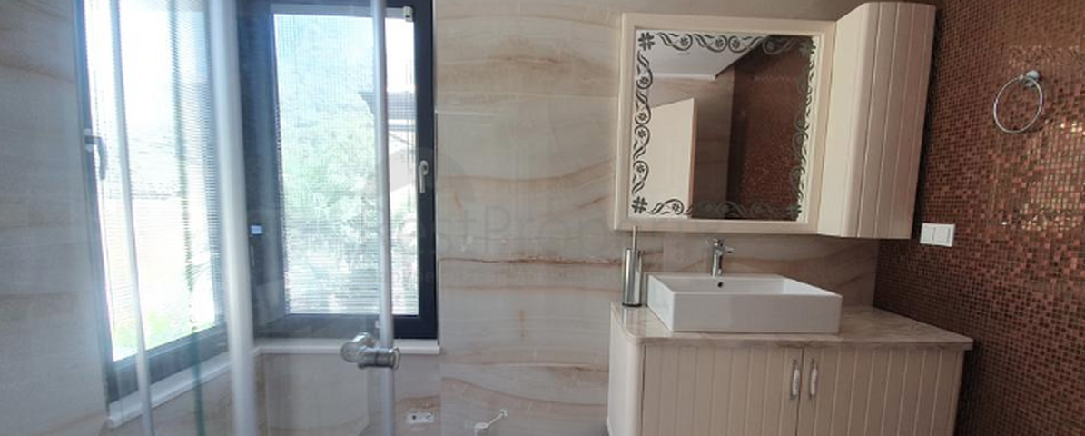 فيلا منفصلة 3 + 1 مع حمام سباحة في كيريش كيمير