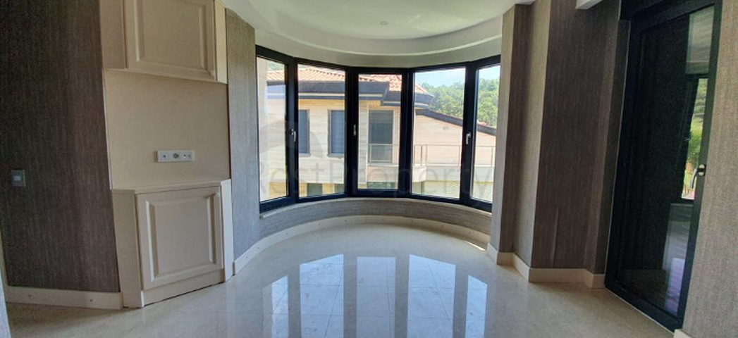 فيلا منفصلة 3 + 1 مع حمام سباحة في كيريش كيمير