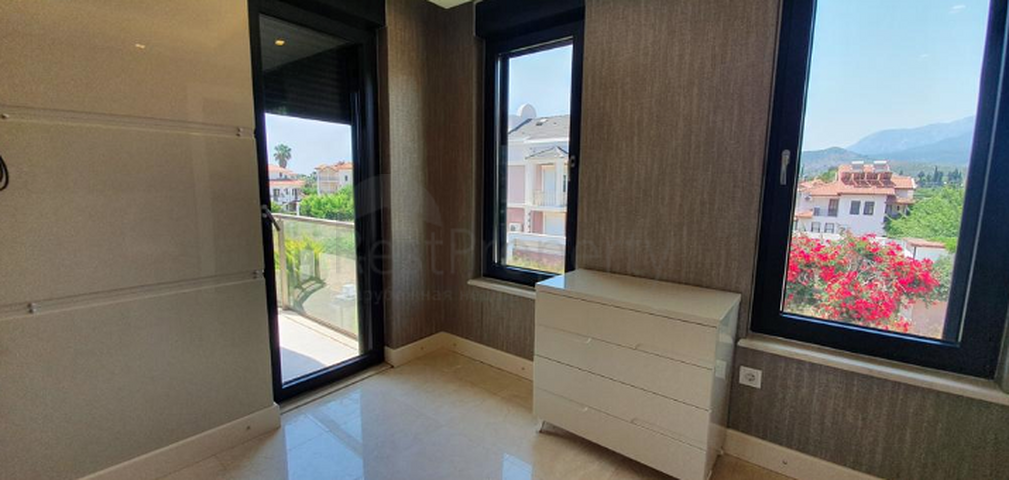 فيلا منفصلة 3 + 1 مع حمام سباحة في كيريش كيمير