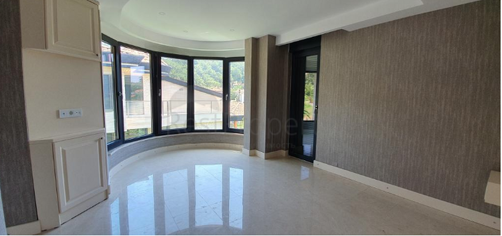 فيلا منفصلة 3 + 1 مع حمام سباحة في كيريش كيمير