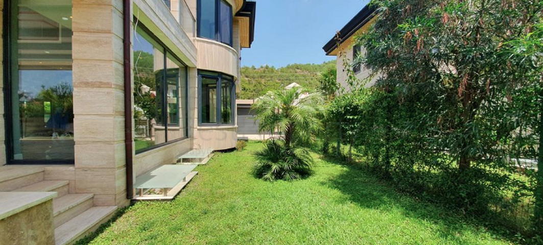 فيلا منفصلة 3 + 1 مع حمام سباحة في كيريش كيمير