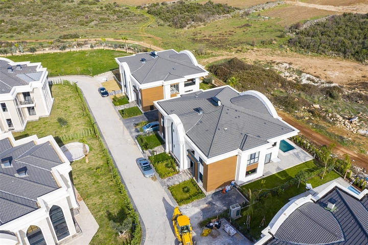 مجمع راقى من الفلل في دوشمالتي أنطاليا