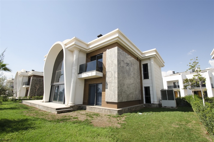 مجمع راقى من الفلل في دوشمالتي أنطاليا