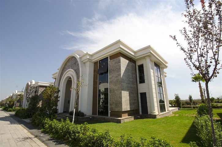 مجمع راقى من الفلل في دوشمالتي أنطاليا