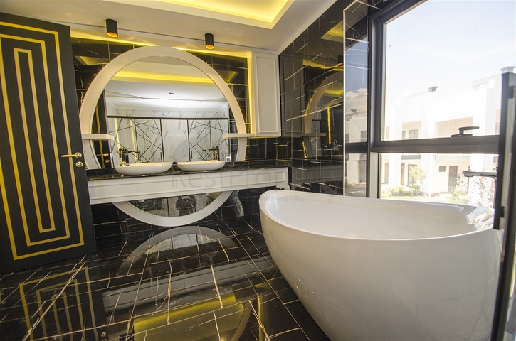 مجمع راقى من الفلل في دوشمالتي أنطاليا