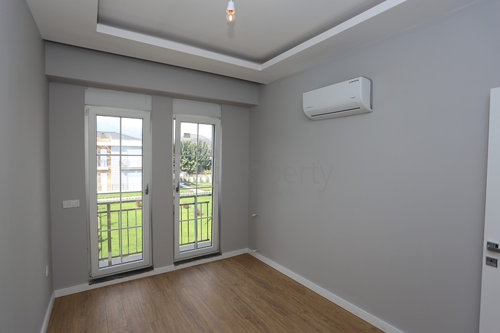 شقق 2 + 1 في مجمع جديد في كاميوفا كيمير 800 متر من البحر