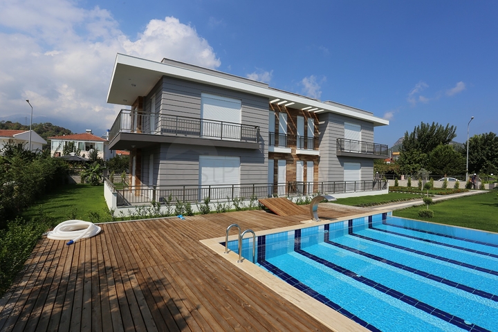 شقق 2 + 1 في مجمع جديد في كاميوفا كيمير 800 متر من البحر