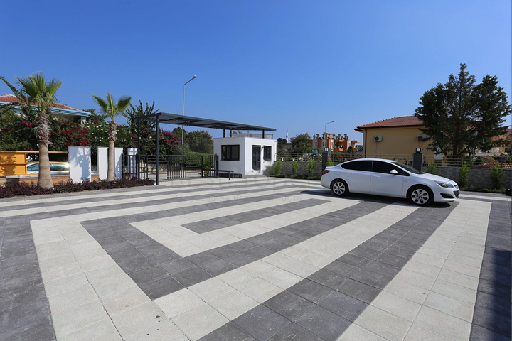 شقق 2 + 1 في مجمع جديد في كاميوفا كيمير 800 متر من البحر