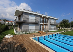 شقق 2 + 1 في مجمع جديد في كاميوفا كيمير 800 متر من البحر