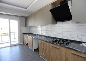 شقق 2 + 1 في مجمع جديد في كاميوفا كيمير 800 متر من البحر