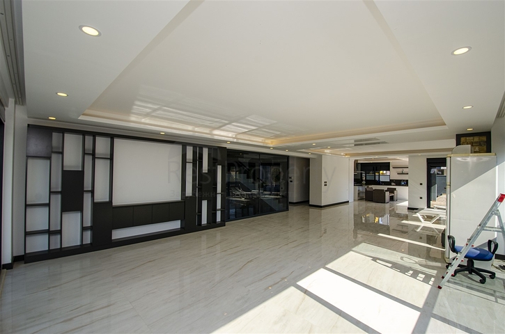 فيلا  فاخرة في لارا