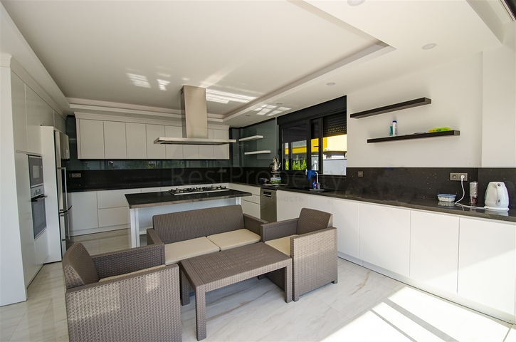 فيلا  فاخرة في لارا