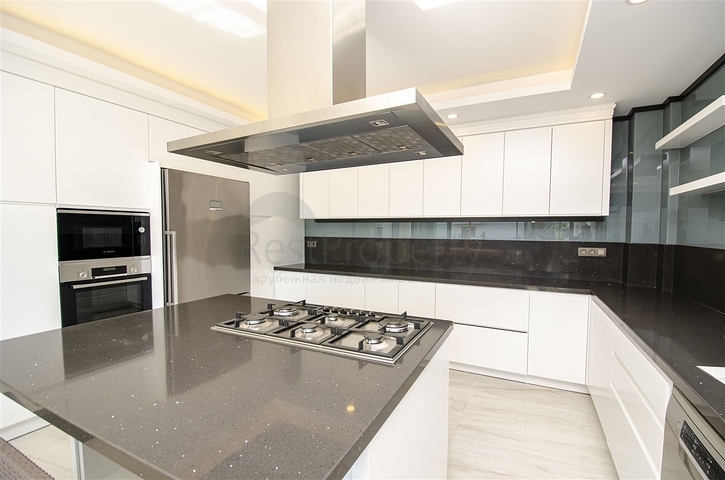 فيلا  فاخرة في لارا