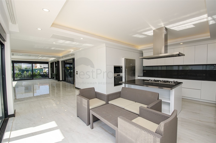 فيلا  فاخرة في لارا