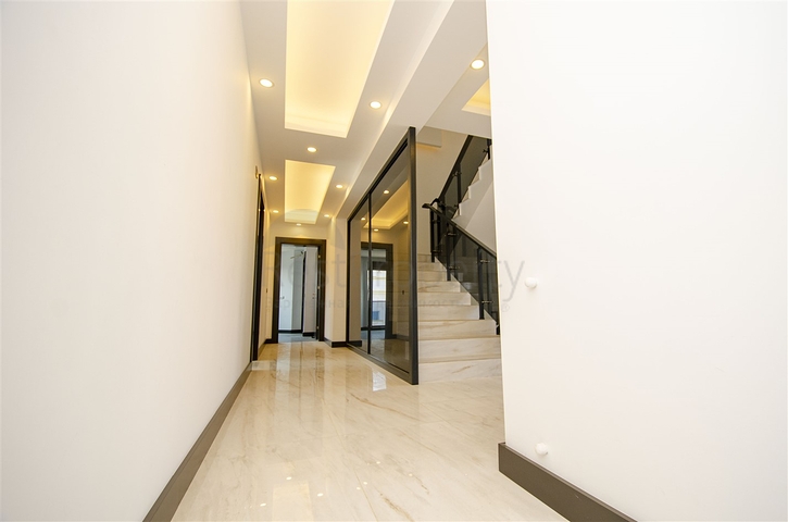 فيلا  فاخرة في لارا