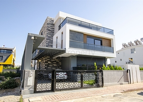 فيلا  فاخرة في لارا