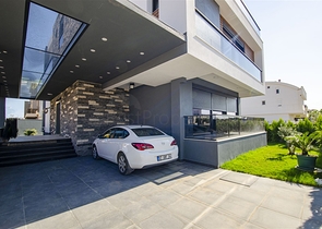 فيلا  فاخرة في لارا