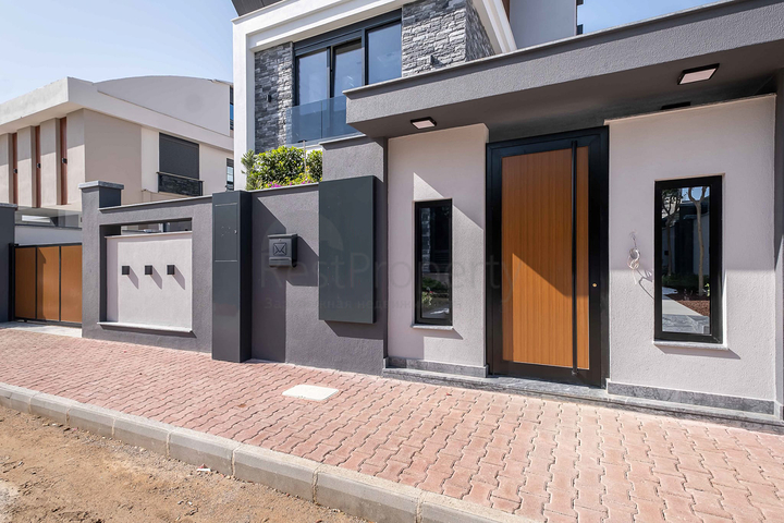 مجمع سكني حصري للفلل في منطقة غوزيل اوبا (لارا)