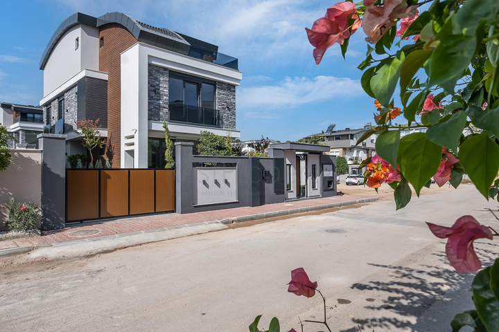 مجمع سكني حصري للفلل في منطقة غوزيل اوبا (لارا)