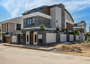 مجمع سكني حصري للفلل في منطقة غوزيل اوبا (لارا)