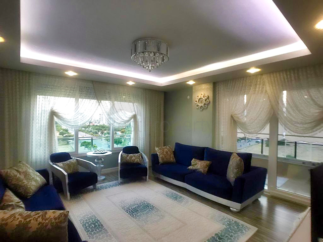 شقة فسيحة 4 + 1 مع أثاث في أنجالي كونيالتي أنطاليا