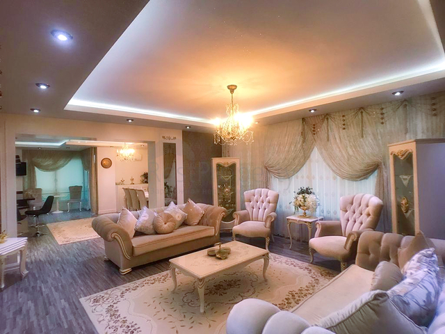 شقة فسيحة 4 + 1 مع أثاث في أنجالي كونيالتي أنطاليا