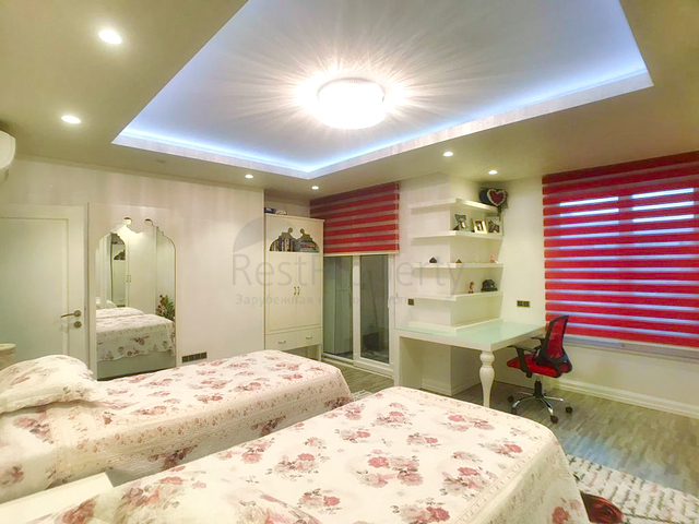 شقة فسيحة 4 + 1 مع أثاث في أنجالي كونيالتي أنطاليا