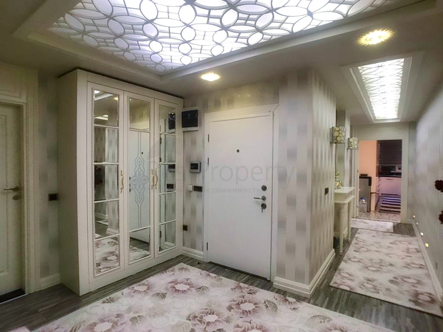 شقة فسيحة 4 + 1 مع أثاث في أنجالي كونيالتي أنطاليا