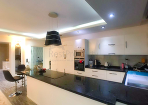 شقة فسيحة 4 + 1 مع أثاث في أنجالي كونيالتي أنطاليا