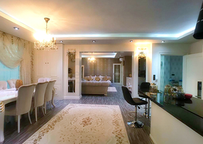 شقة فسيحة 4 + 1 مع أثاث في أنجالي كونيالتي أنطاليا