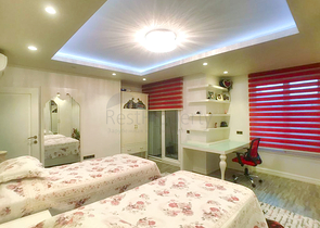 شقة فسيحة 4 + 1 مع أثاث في أنجالي كونيالتي أنطاليا