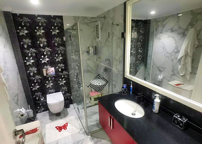 شقة فسيحة 4 + 1 مع أثاث في أنجالي كونيالتي أنطاليا